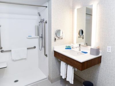 Hotel Express & Dieppe Airport By Ihg Moncton