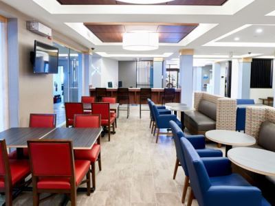 Hotel Express & Dieppe Airport By Ihg Moncton